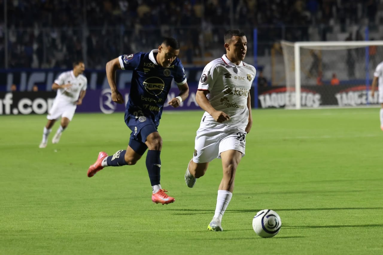 Alajuelense empató a cero ante Motagua en la ida de las semifinales de la Copa Centroamericana.