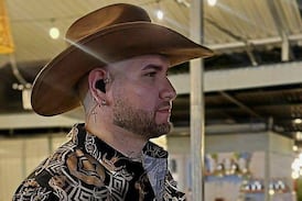 Jorge Montoya inició cantando en karaokes y ahora sus composiciones suenan en la radio