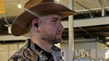 Jorge Montoya inició cantando en karaokes y ahora sus composiciones suenan en la radio