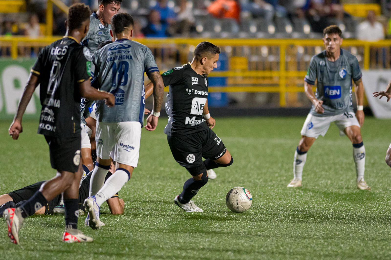 Johan Bonilla fue uno de los artífices de la victoria de Sporting.