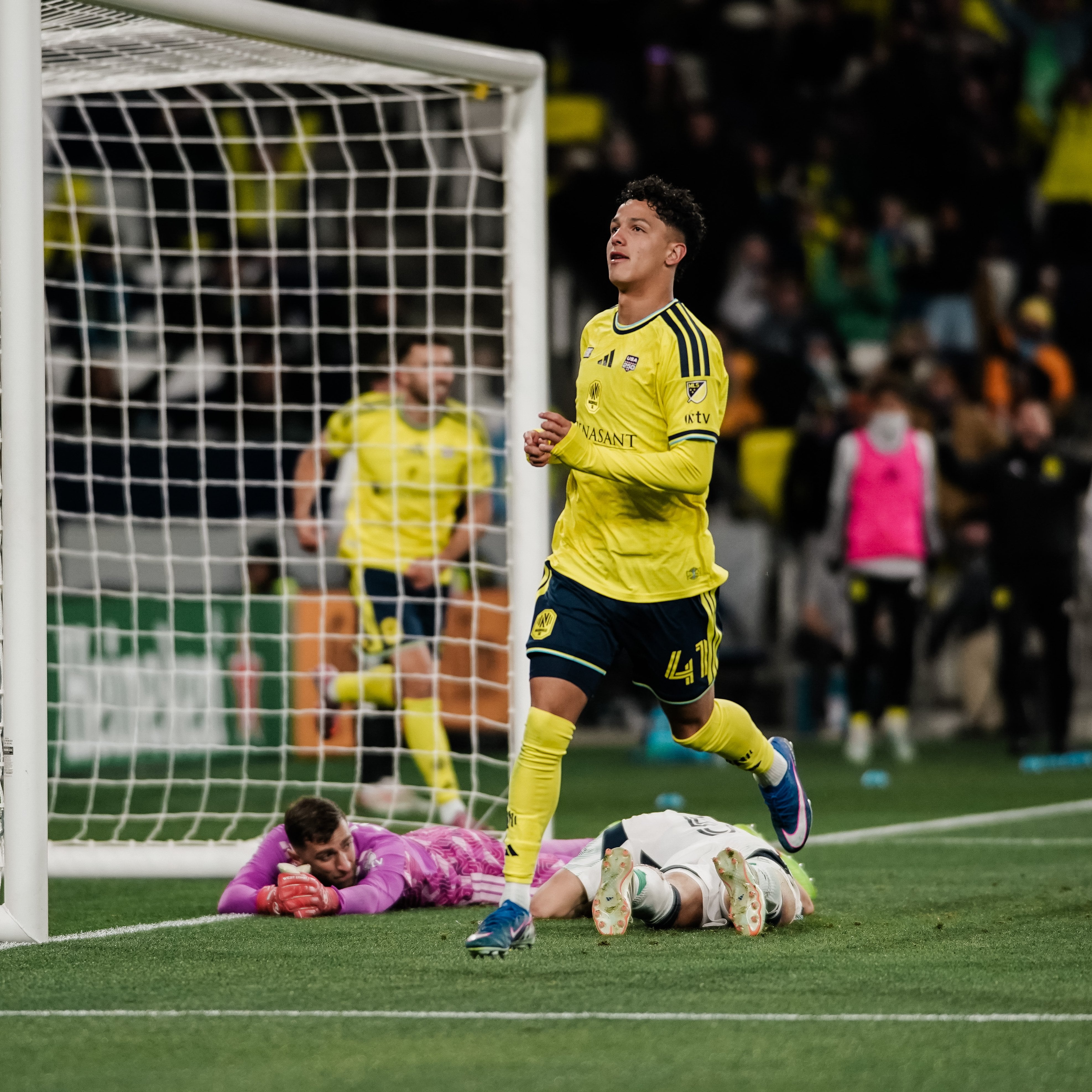 Warren Madrigal celebró su primera anotación con el Nashville de la MLS.