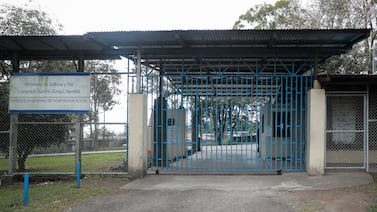 Violento motín en cárcel de menores terminó con varios policías y privados de libertad heridos