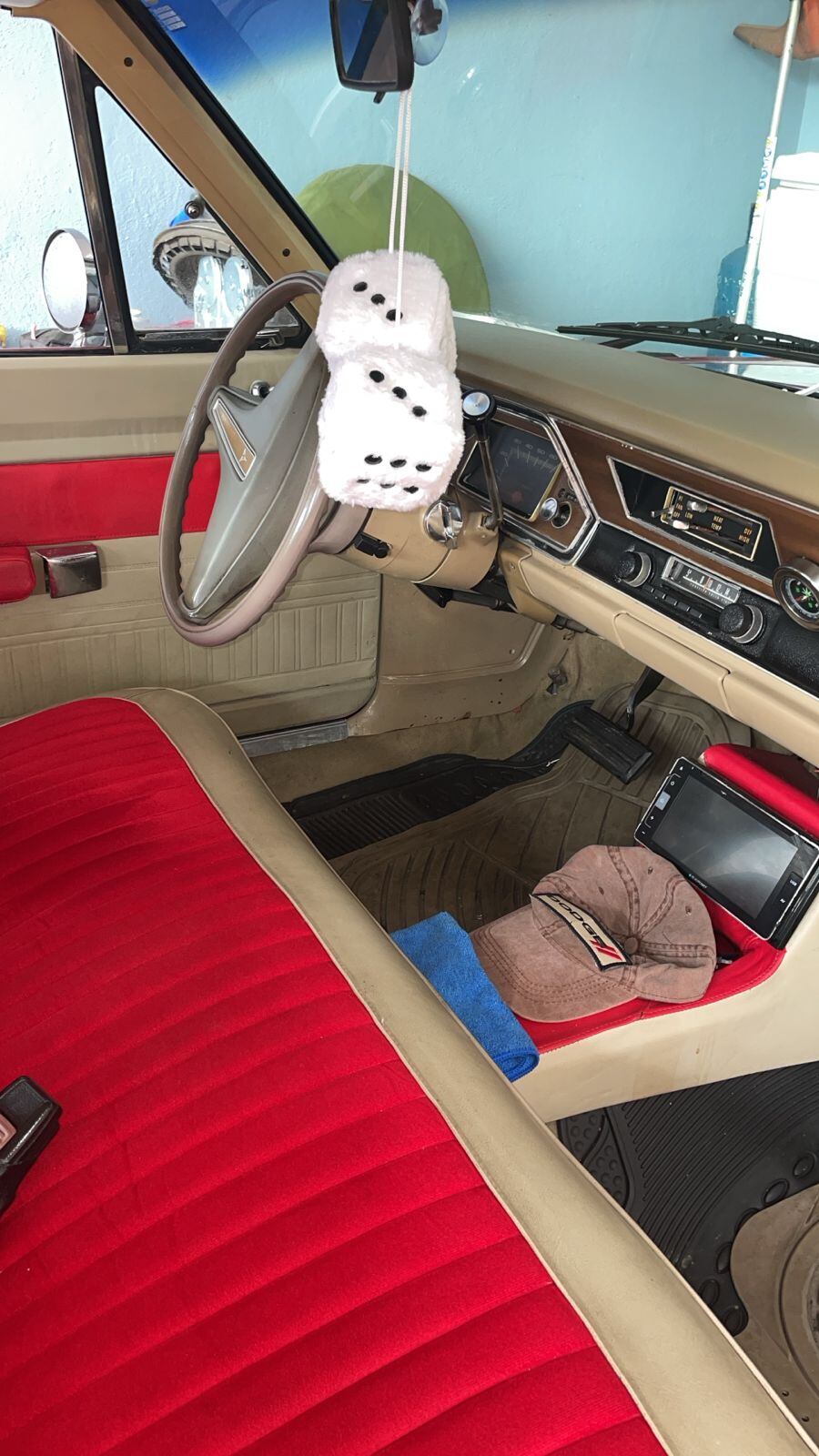 Un Dodge Dart 1974 es la adoración de don Raúl Lacayo, quien compró esta joya hace 3 años. Cortesía.