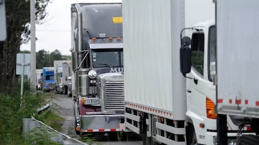 El golpe viene desde la carretera: La crisis de los combustibles que le pasará factura a su canasta básica