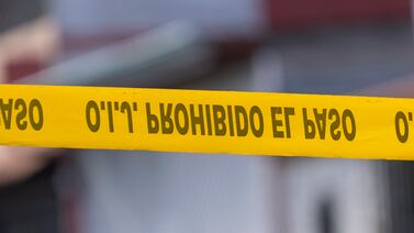 Hombre es asesinado de cuatro puñaladas en barrio marcado por la violencia