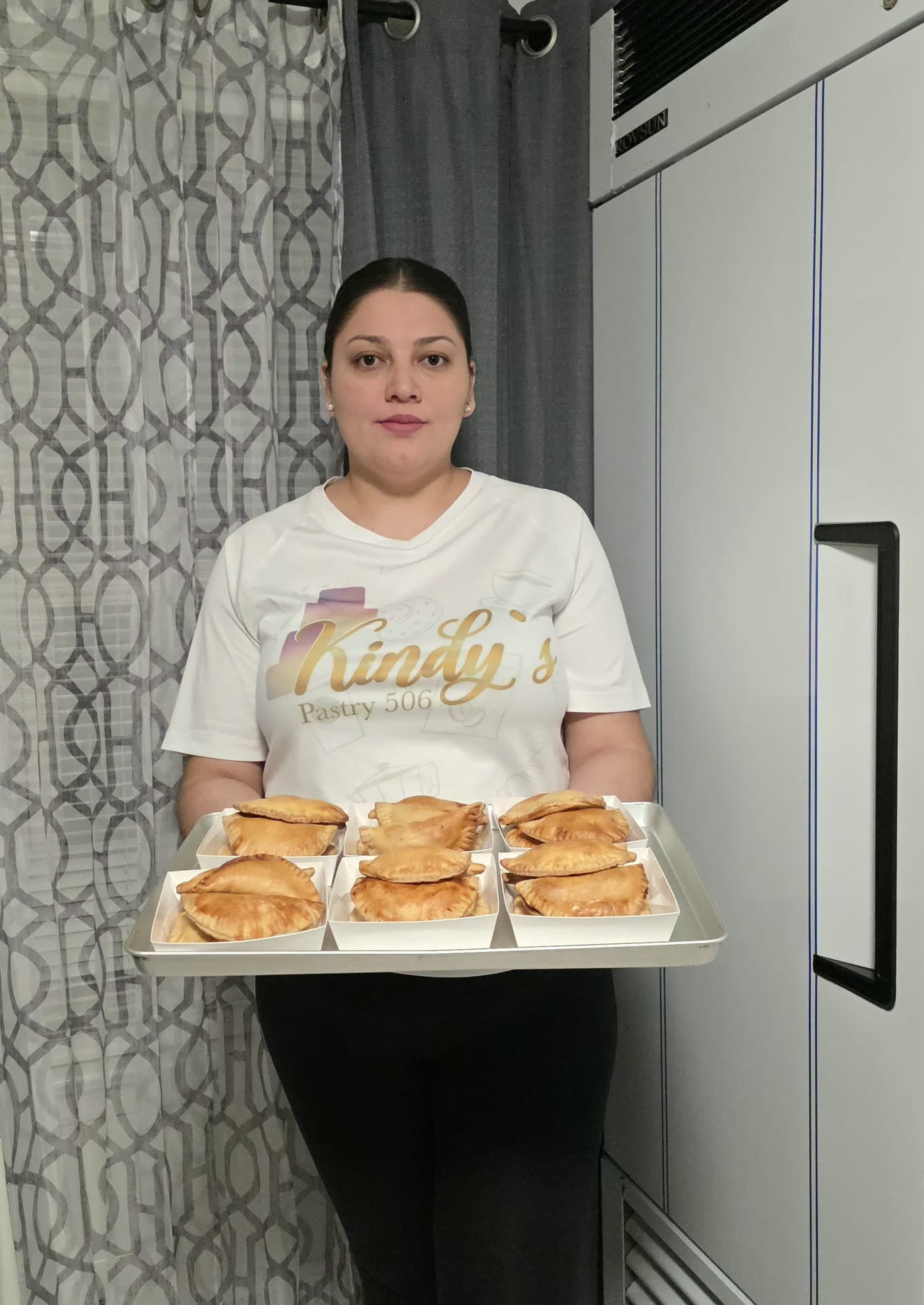 De Pérez Zeledón a Estados Unidos, la tica que conquistó Nueva Jersey con el sabor del tres leches y el sazón de Pérez Zeledón. María Fernanda Beita transformó la nostalgia por Costa Rica en un emprendimiento familiar que hoy crece con esfuerzo, tradición y el apoyo de su hija