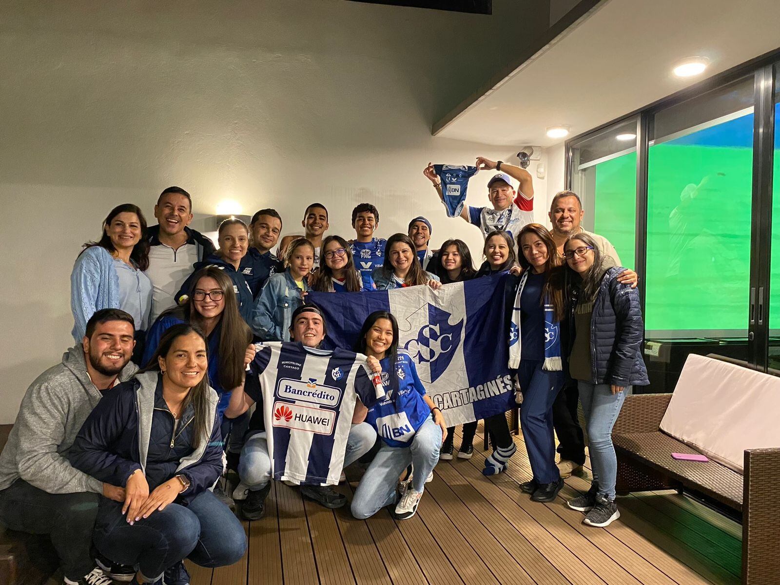 La familia de Fello ansía celebrar un nuevo título. Cortesía