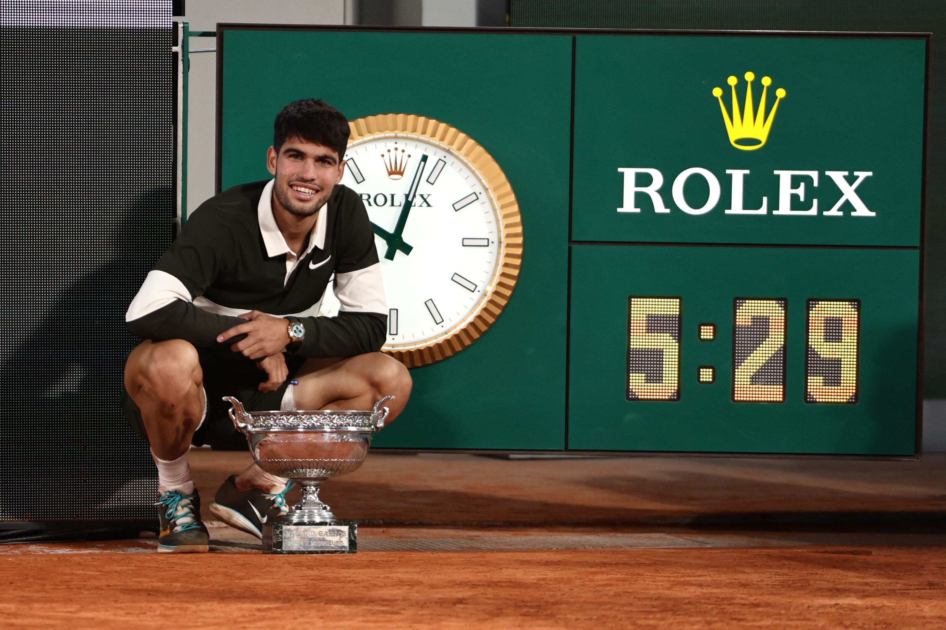 La Philippe Chatrier, la cancha principal de Roland Garros, fue testigo de una batalla épica que se extendió por cinco horas y 29 minutos. AFP.