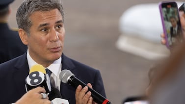Manuel Tovar reacciona a su despido como canciller y tira indirecta muy diplomática a Laura Fernández