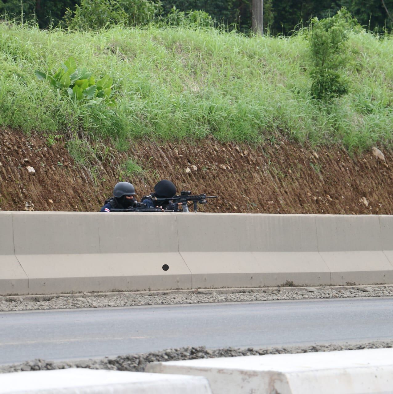 Atrincherado en Siquirres. Foto Reyner Montero.