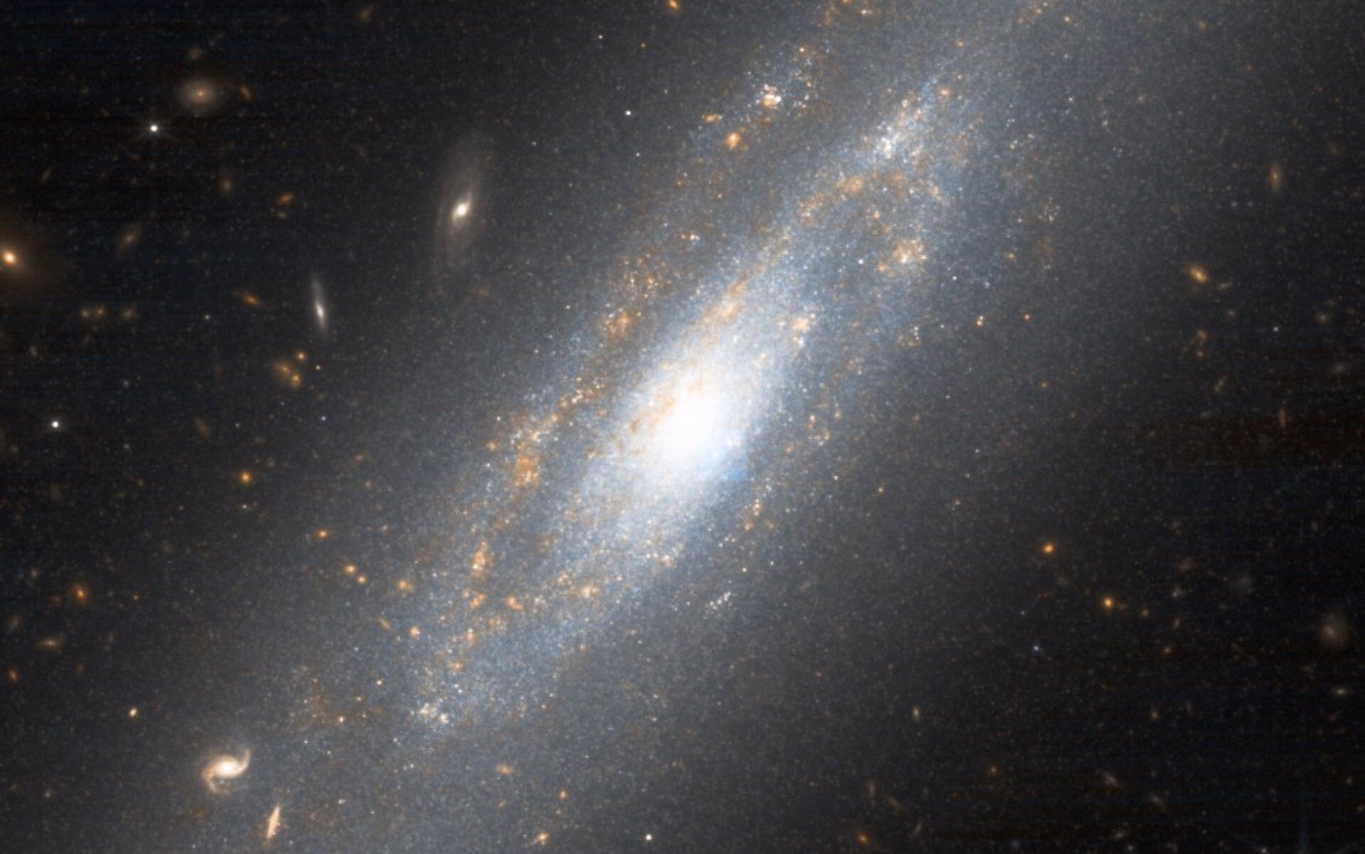 Datos del telescopio Webb han permitido realizar una nueva lectura de la velocidad a la que se expande el universo a lo largo del tiempo - JWST