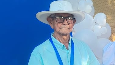 Guanacasteco entra al grupo de los centenarios y lo celebra bailando en su fiesta de cumpleaños