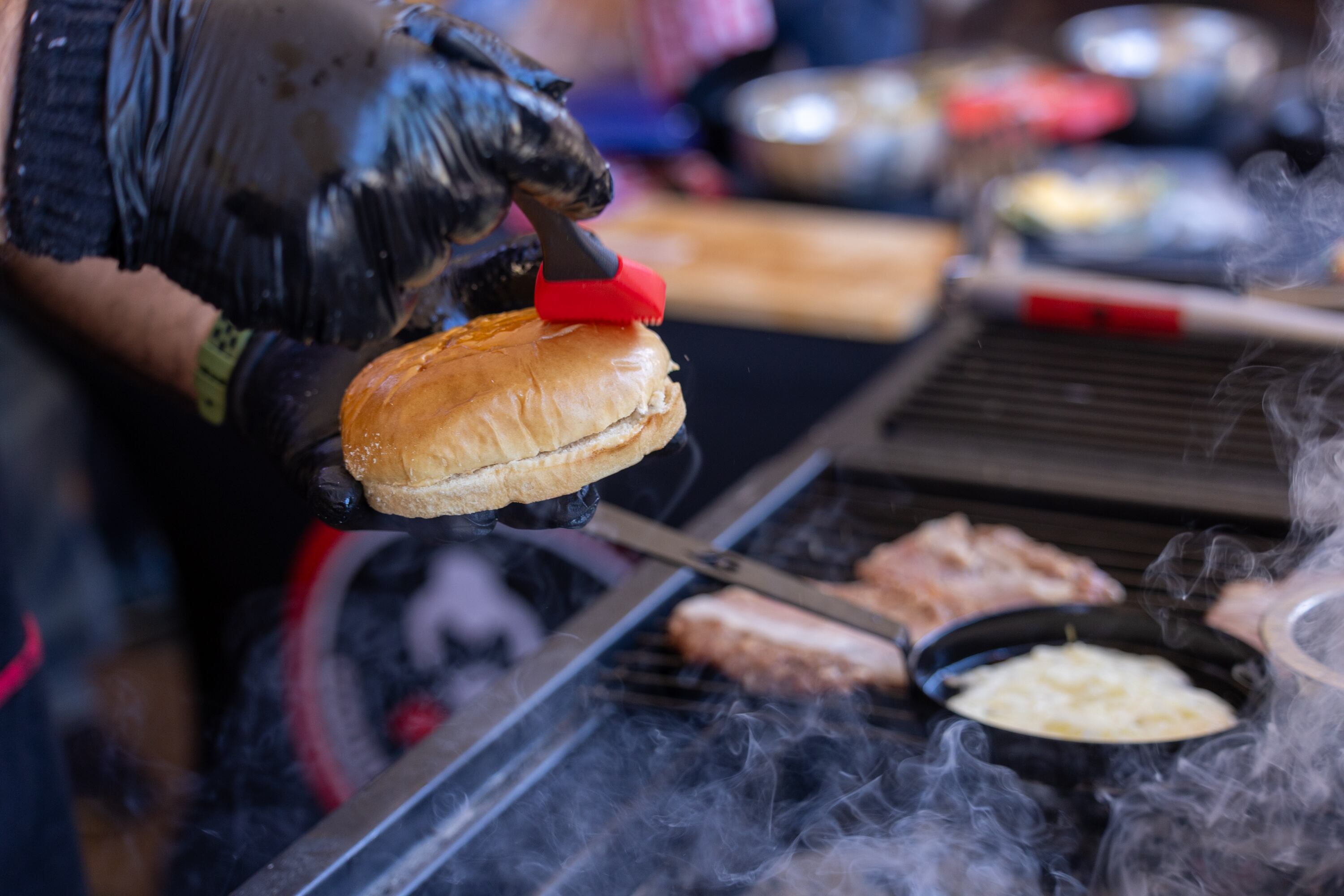 24/10/2024, San José, Santa Ana, programa Guerra de Hamburguesas, entrevista con el participante Jazbetd Mora de Quepos.