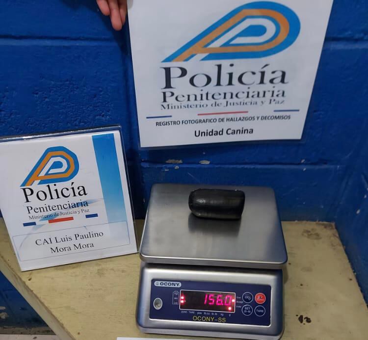 Detienen a mujer apellidada Loría que intentó meter marihuana a cárcel. Foto Justicia.