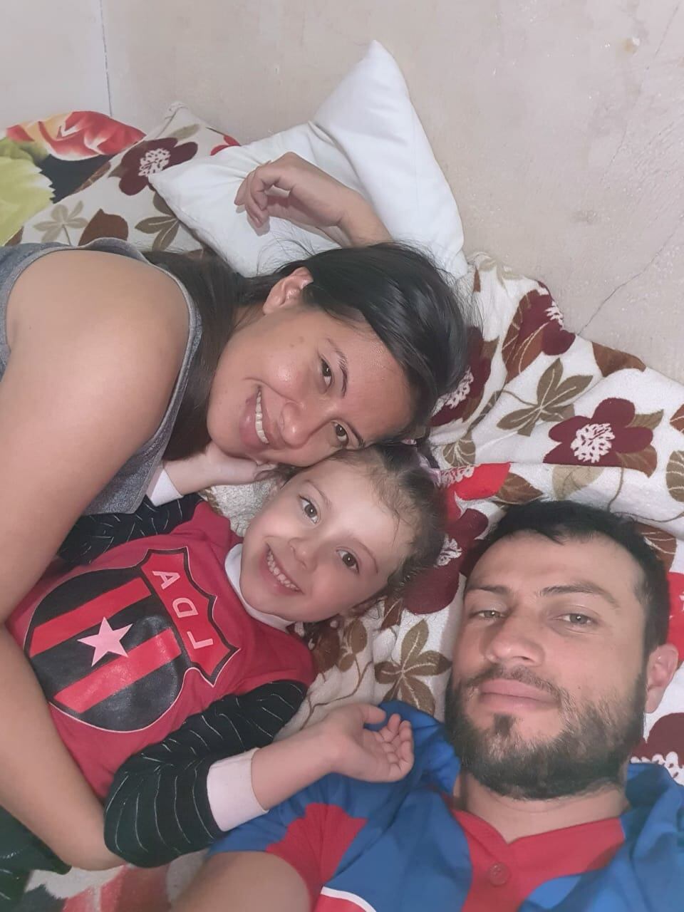 Deyvin Averruz Rizo, quien nació en la comarca Santa Bárbara del departamento de Jinotega, el 19 de agosto de 1993, llegó a Costa Rica hace 6 años con solo un maletín lleno de ropa y una montaña de sueños en la espalda