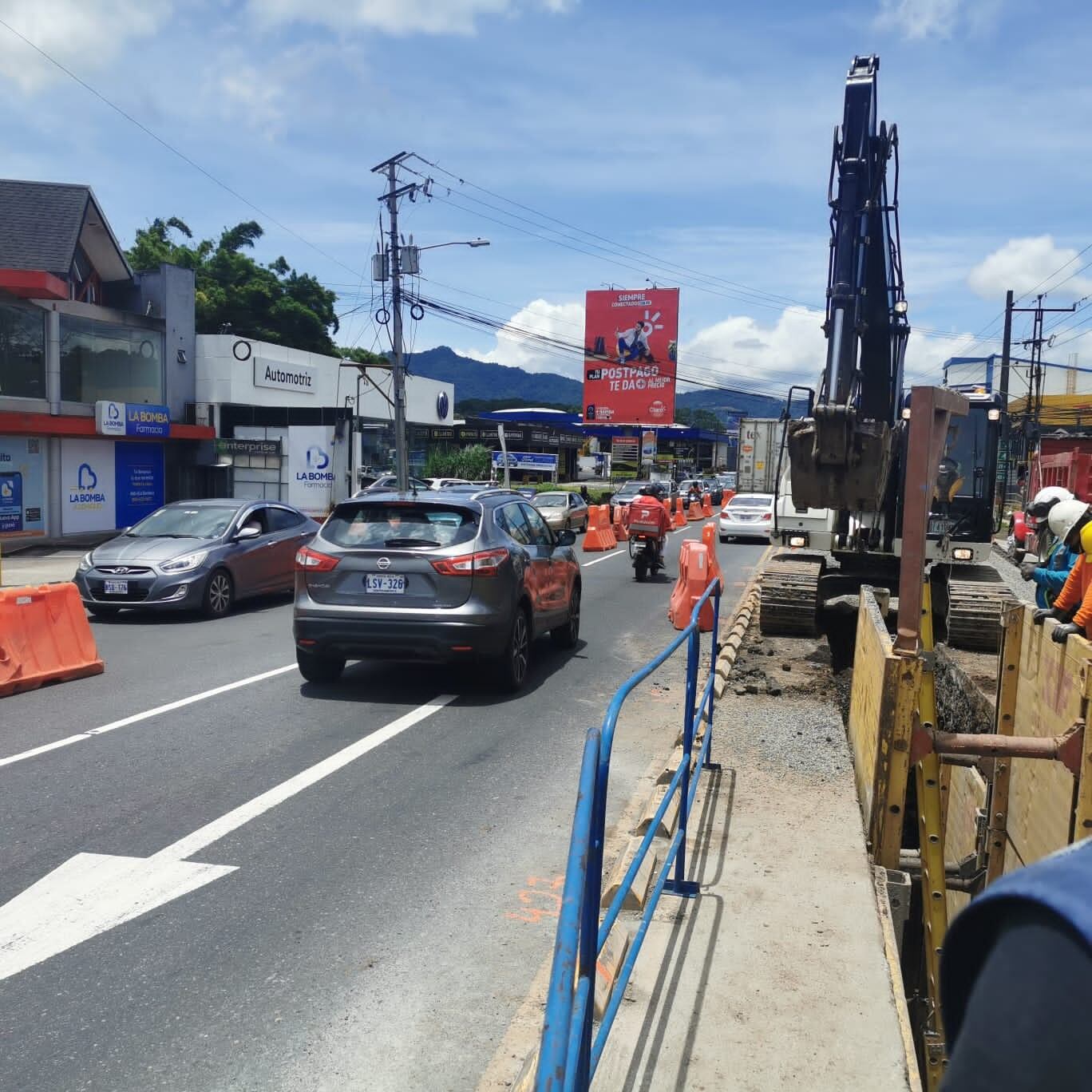 El Instituto Costarricense de Acueductos y Alcantarillados (AyA) confirma que hará nuevos trabajos en Curridabat (frente a EPA) para trasladar las aguas residuales (aguas sucias de casas y comercios) hacia la Planta de Tratamiento Los Tajos