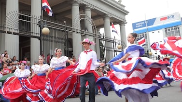Estudiantes lograron desfilar este 15 de setiembre gracias a su esfuerzo y disciplina