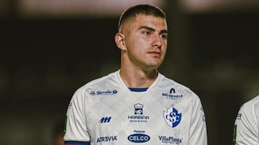 Aficionados de Saprissa hacen un pedido desesperado por Fernán Faerron a horas de que cierre el mercado de fichajes