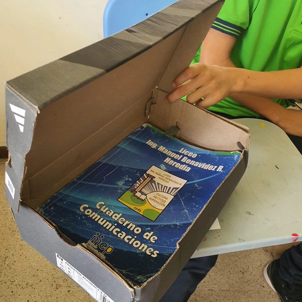 Mamá denuncia que en el colegio Liceo Manuel Benavides hicieron las pruebas de convocatoria muy tarde