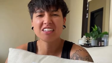 Tiktoker María Centeno se defendió con las uñas tras recibir reconocimiento como el “Mejor papá”