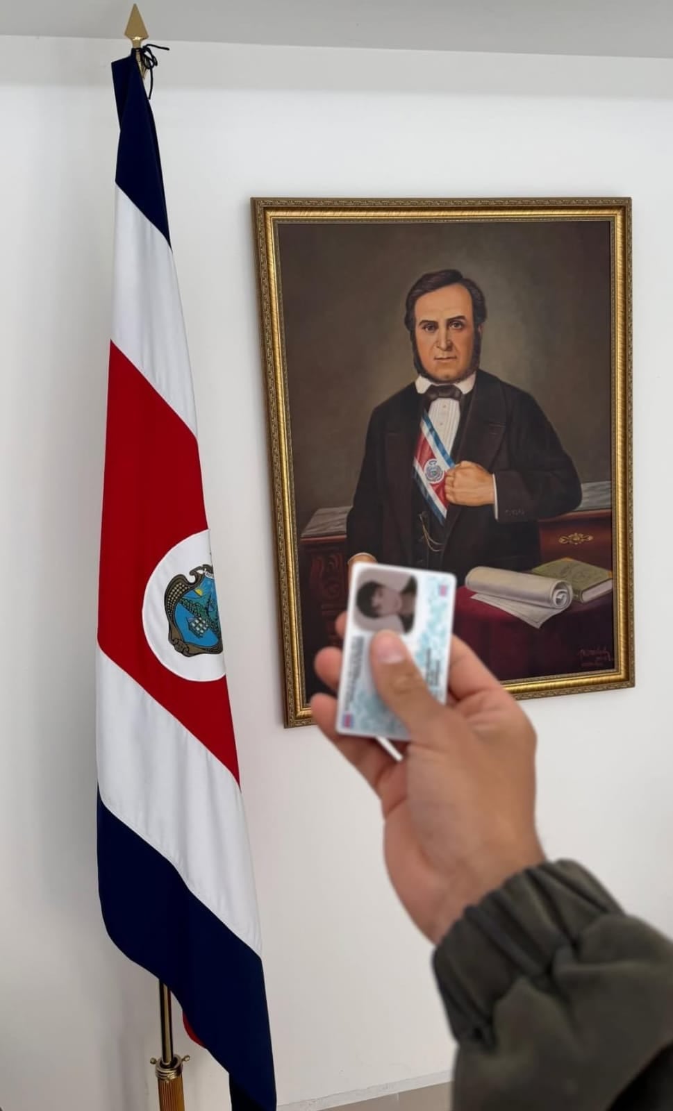 डेव्हिड उल्लोआ यांनी मेक्सिकोमधून मते आणि लोकशाहीची मागणी केली.