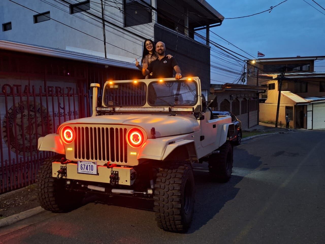 Iván Zúñiga armó un Jeep militar 1977 desde cero. Foto: Cortesía.