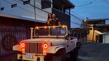 Mecánico armó un jeep desde cero para cumplirle el sueño a su papito