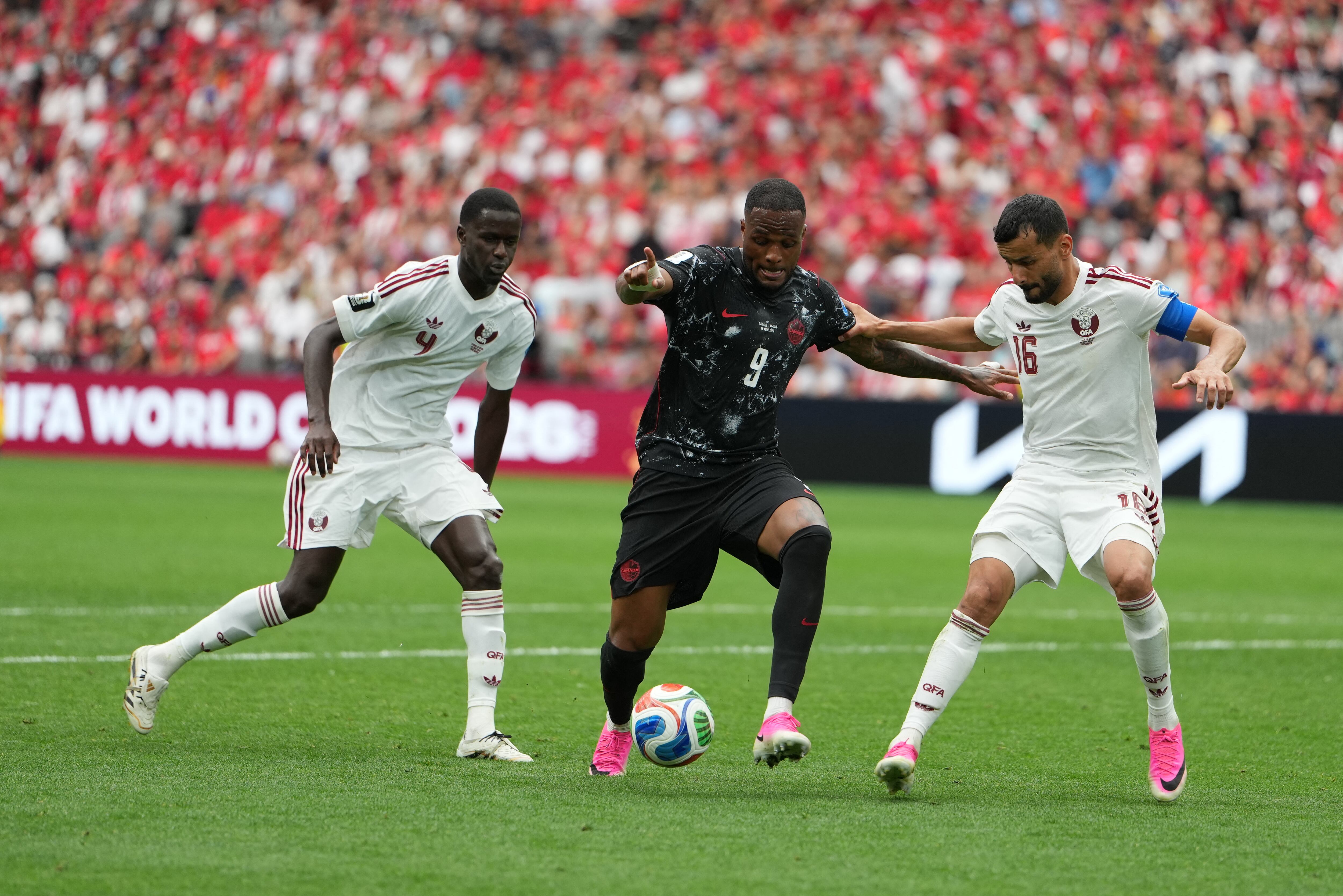 Canadá se dio un festín al golear 6-0 a Catar, en la segunda jornada de la Copa del Mundo. Foto: AFP.
