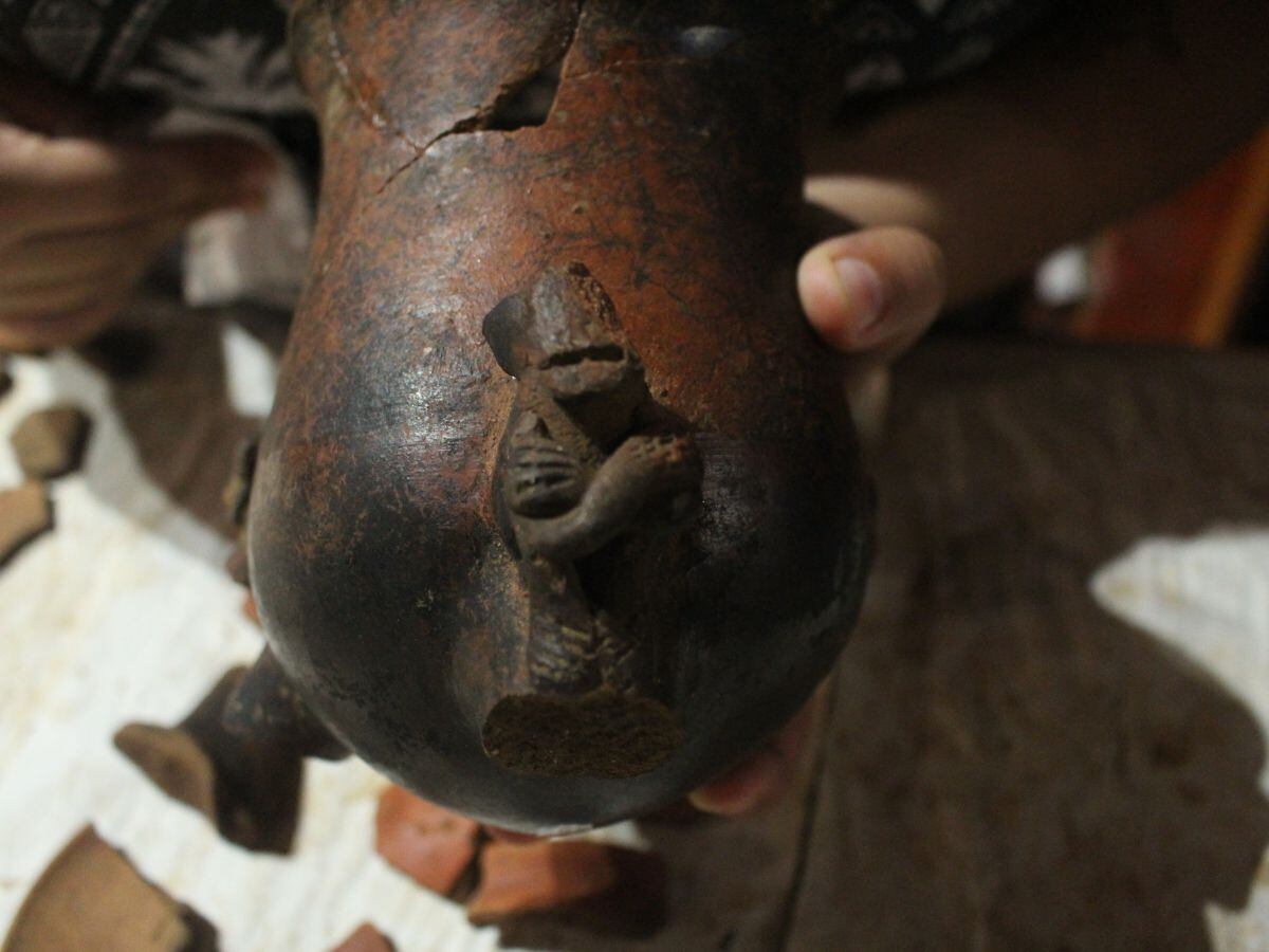 Estos son algunos de los objetos que se encontraron en el cementerio precolombino. Foto: Cortesía.