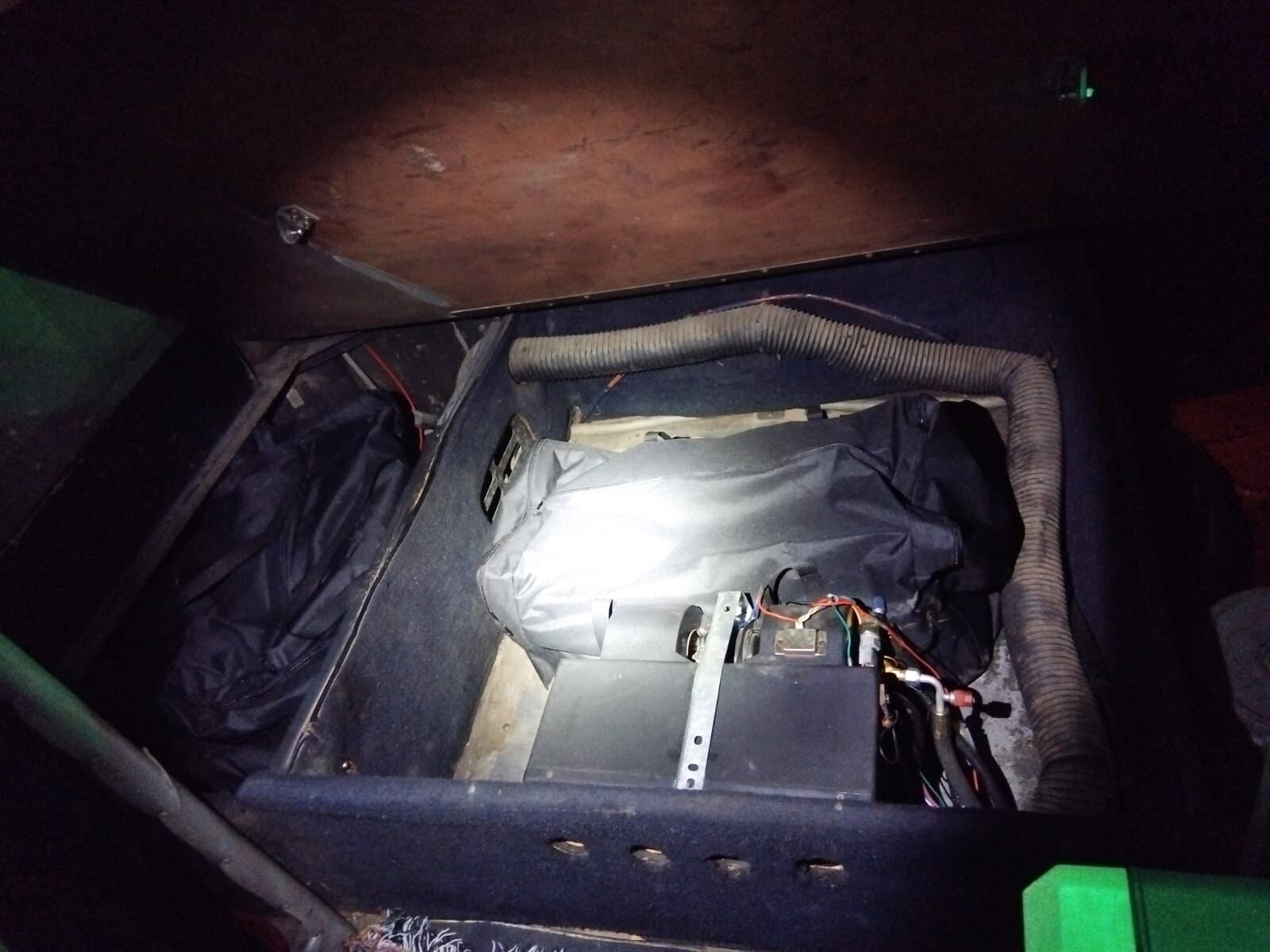 Decomisan 60 kilos de cocaína que eran transportados por trailero en Limón.