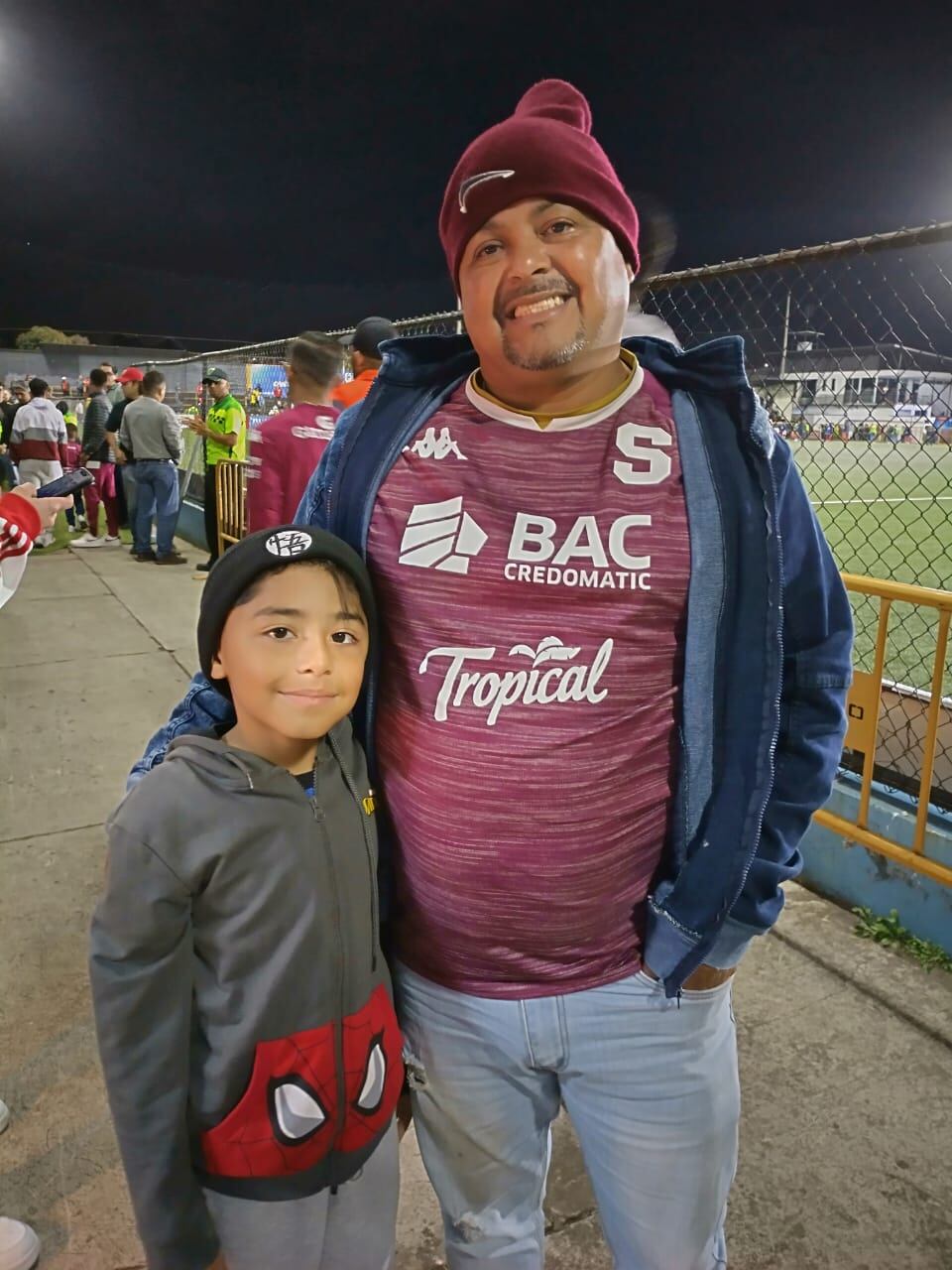 Alex Campos, aficionado Saprissa, electricista, estadio colleya Fonseca