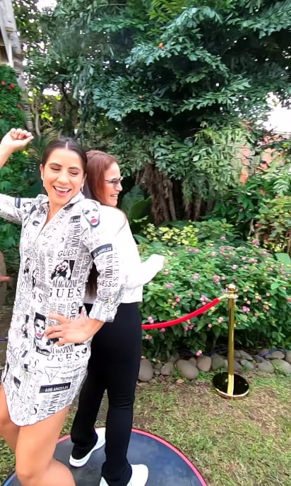 Yokasta Valle con su mamá Azucena Álvarez