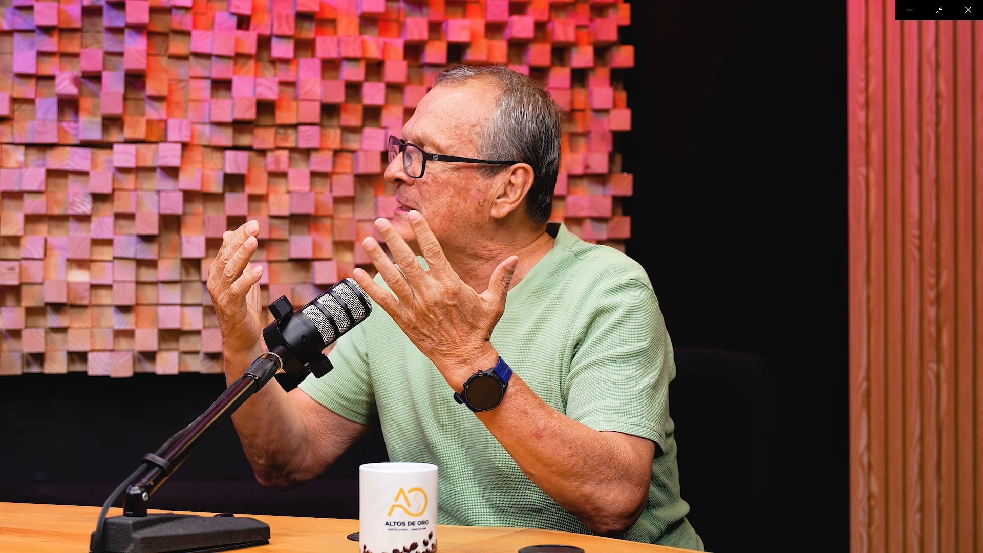 Víctor "Macho" Acuña.