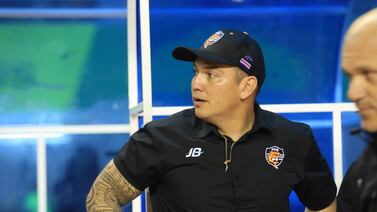 César Alpízar se disculpó con Alajuelense y con Alexandre Guimaraes por filazos que les mandó