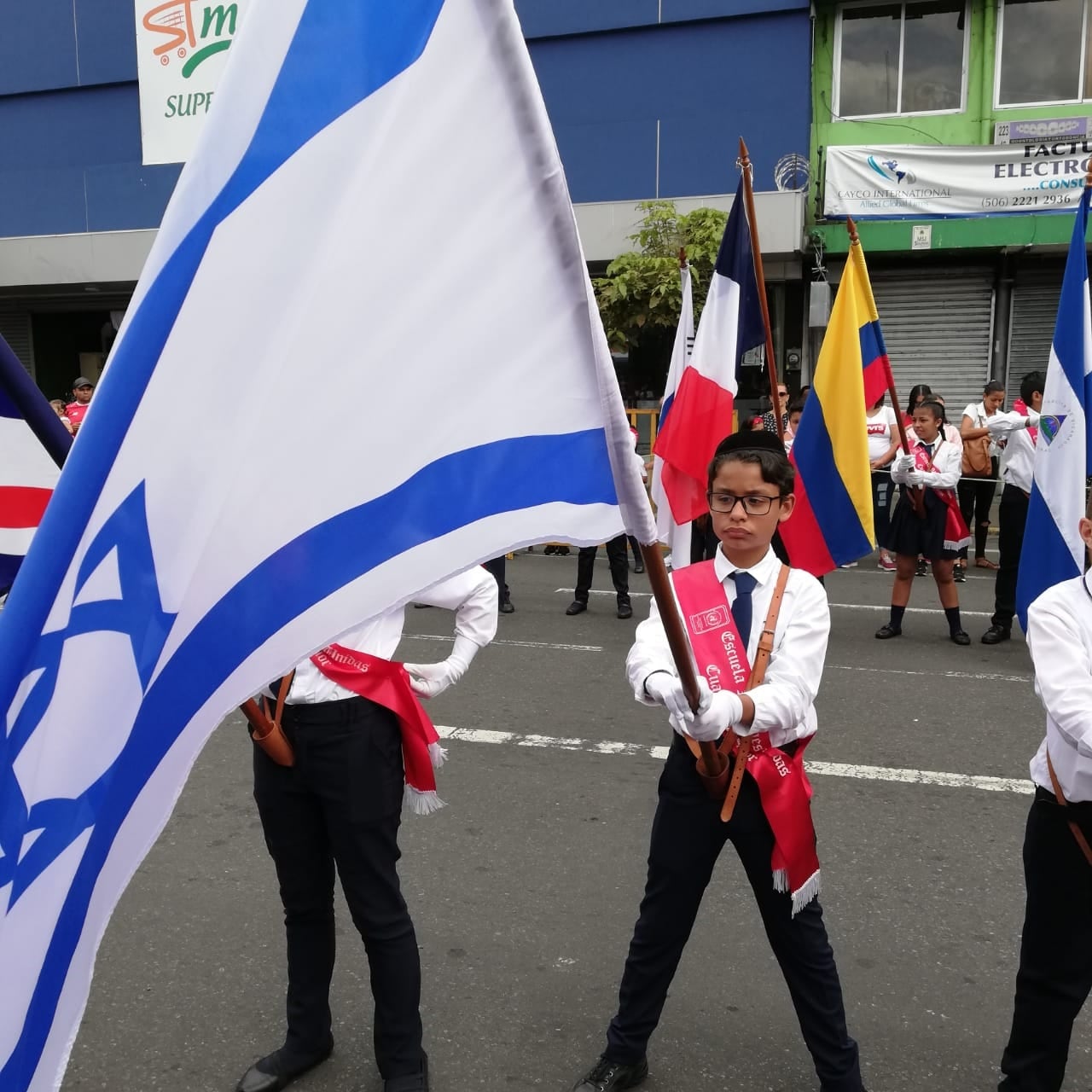 David Cabezas, escuela Naciones Unidas, en los desfiles del 15 de setiembre del 2019.