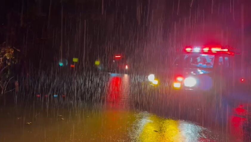 Cerca de 100 personas tuvieron que ser llevadas a un albergue en el liceo de Cuajiniquil.