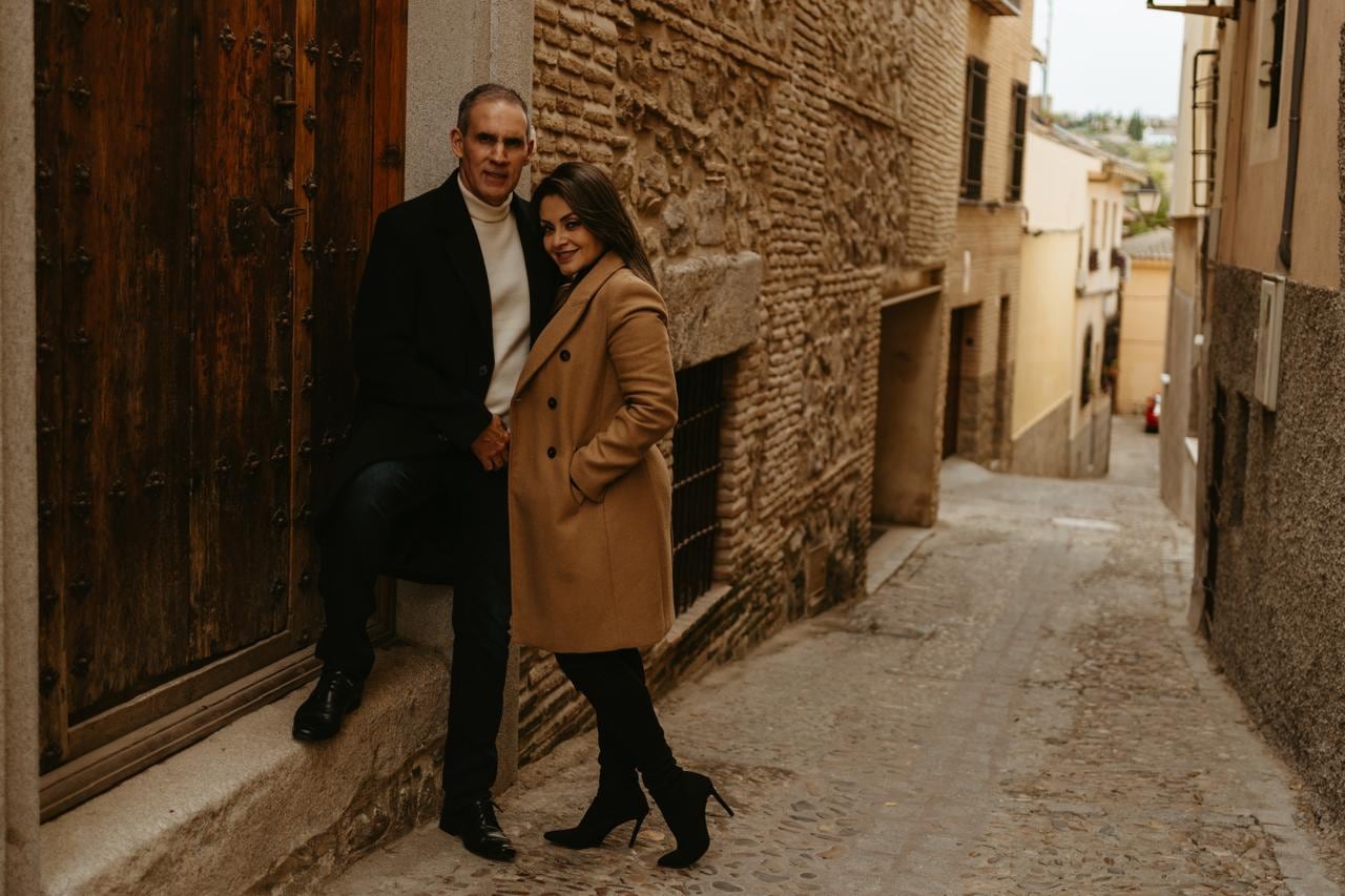 La cantante Arlene Elizondo se casó con el médico ortopedista Lorenzo Castaño el 31 de julio de 2026 en Toledo, España. Cortesía