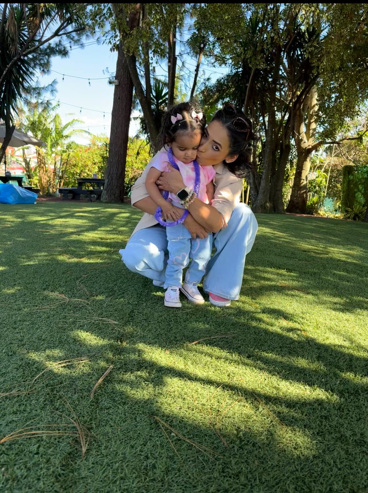 नतालिया लिझानो, टेलिका आणि तिच्या कुटुंबातील पत्रकार.