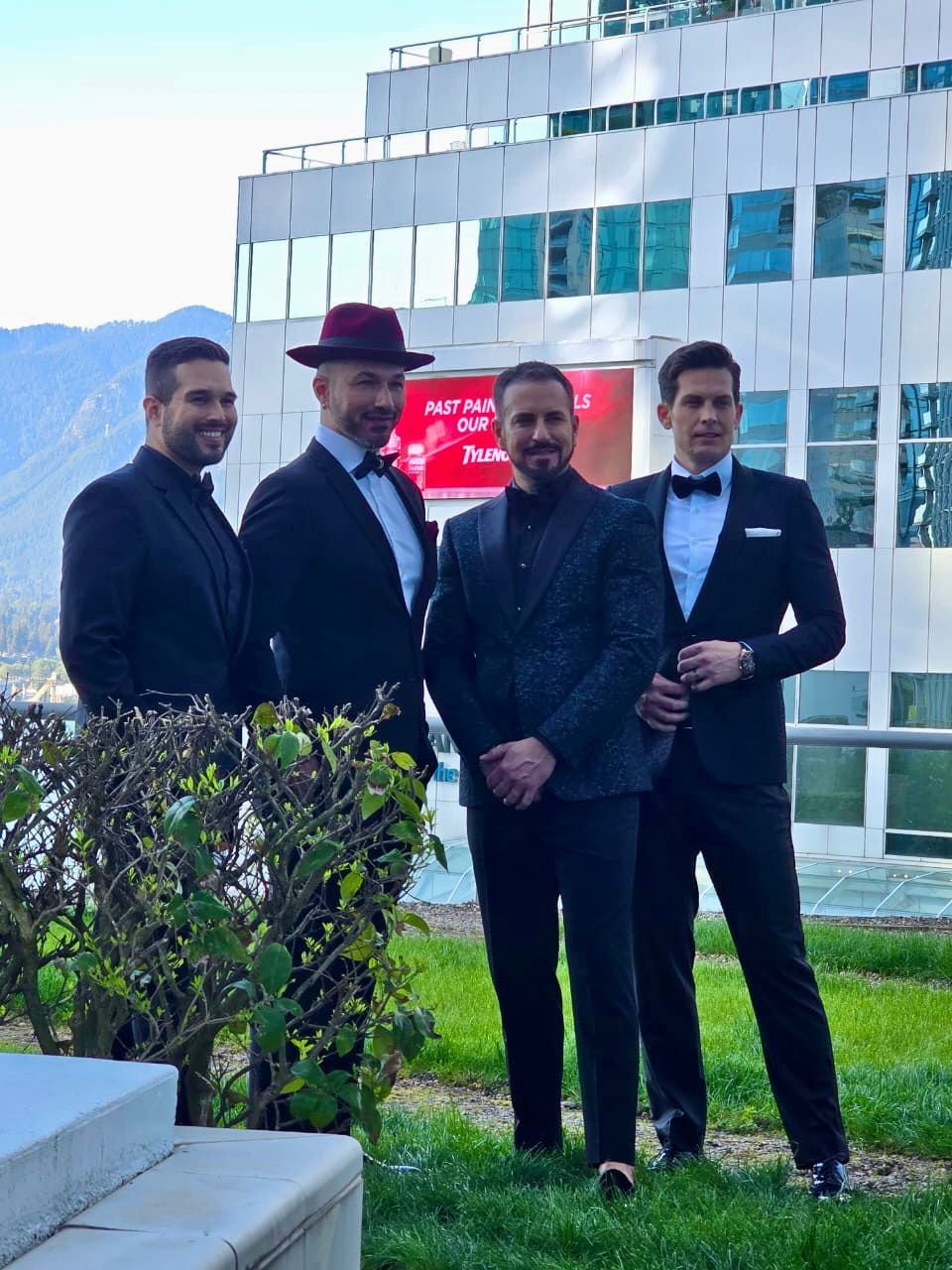 Eduardo Aguirre junto a The Tenors en Canadá