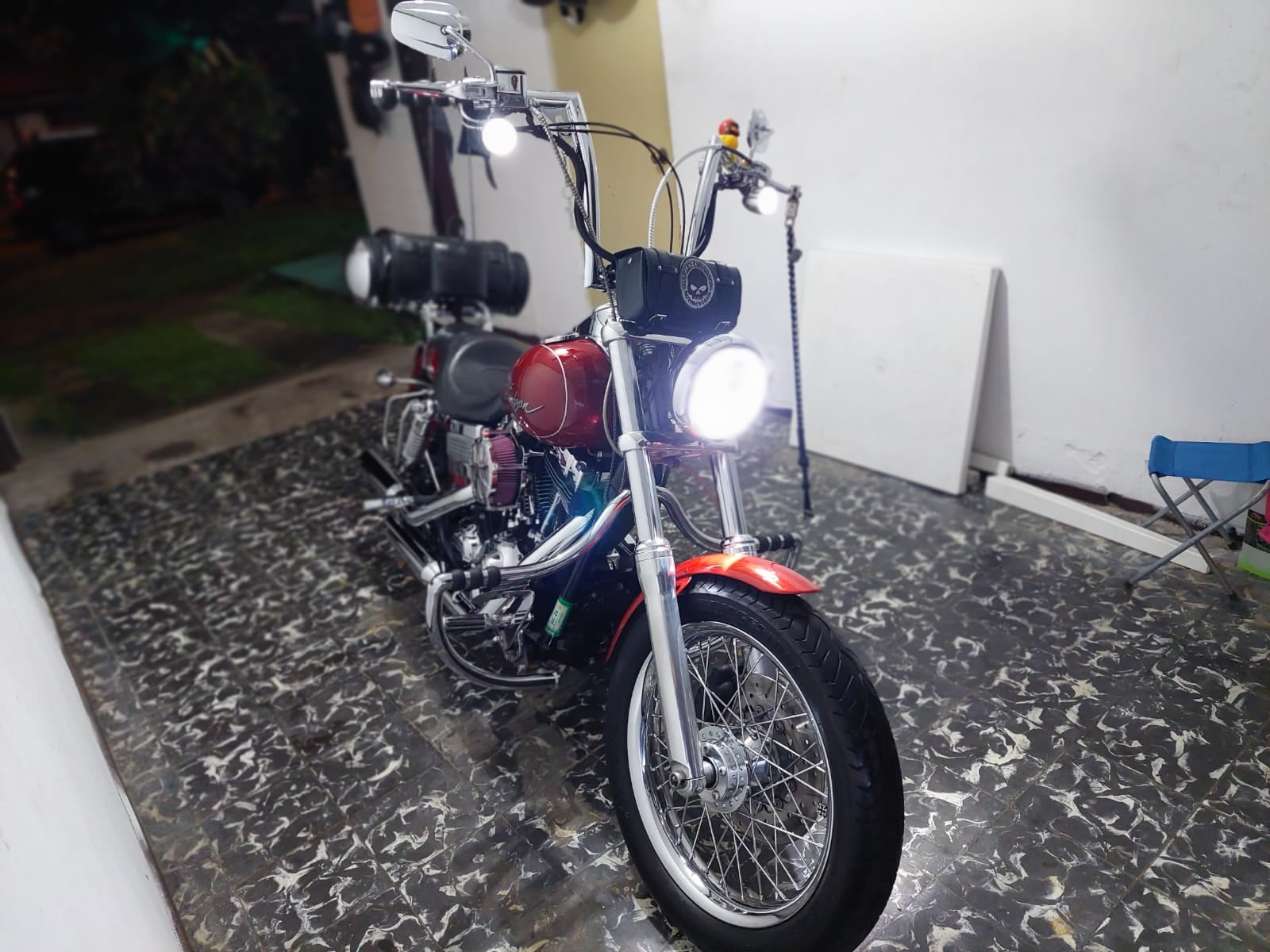 Manfred González Gómez está feliz de la vida con su Harley-Davidson modelo 2009 Dyna de 1650 centímetros cúbicos. Foto: Cortesía