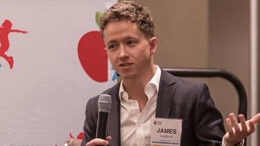 Lleva 8 años sin usar jabón: la polémica teoría de un médico sobre la higiene