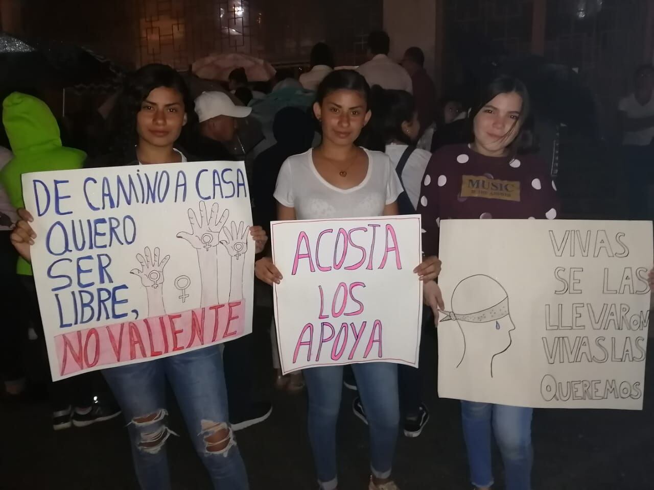 Vigilia en Cartago por Alisson Bonilla, joven que desapareció en Ujarrás. Foto Keyna Calderón.