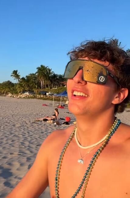 Vlguero español Pakow de visita por primera vez en Costa Rica