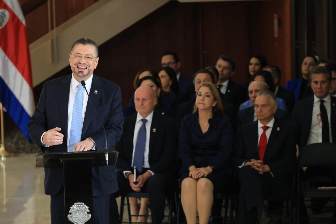 Renuncia de ministros del gabinete de Rodrigo Chaves