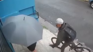 Detienen a hombre sospechoso de abusar sexualmente de mujer que trataba de entrar a su casa