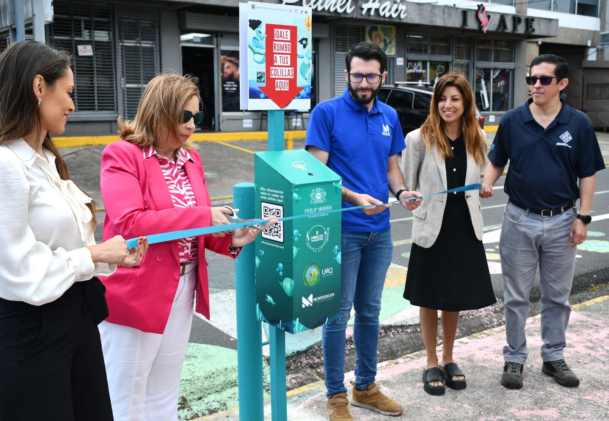 Recolectores de colillas en Montes de Oca