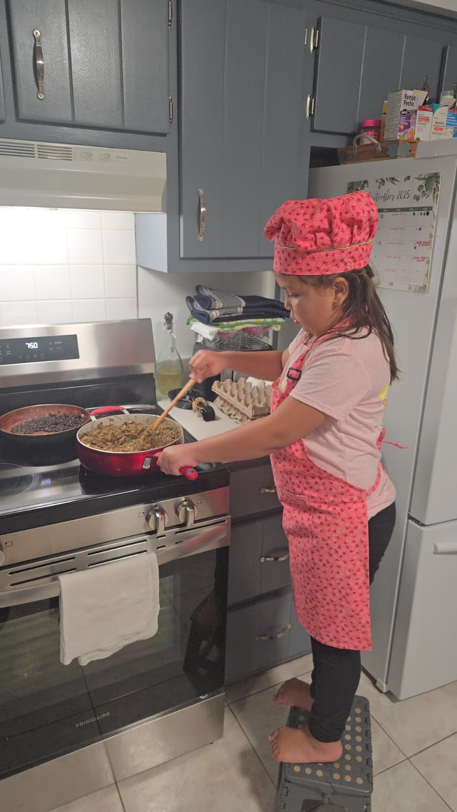 De Pérez Zeledón a Estados Unidos, la tica que conquistó Nueva Jersey con el sabor del tres leches y el sazón de Pérez Zeledón. María Fernanda Beita transformó la nostalgia por Costa Rica en un emprendimiento familiar que hoy crece con esfuerzo, tradición y el apoyo de su hija