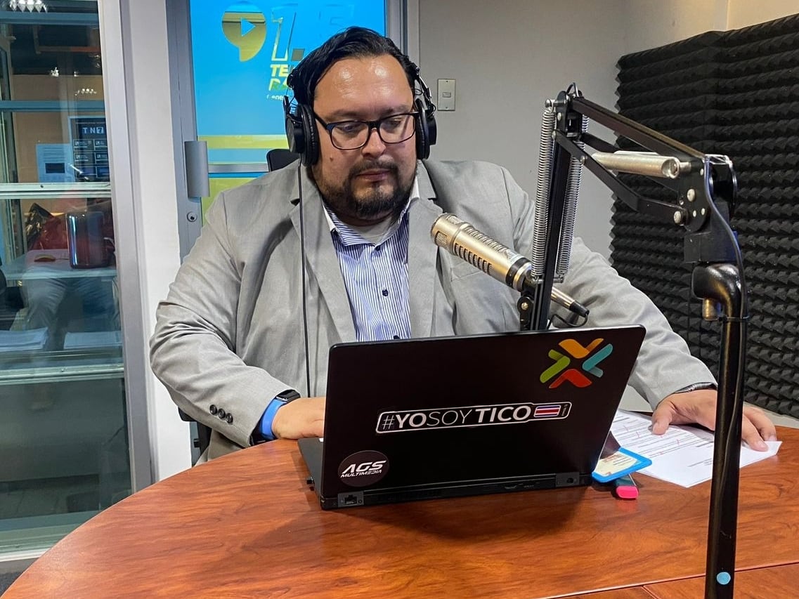 Periodista Adrián Méndez.