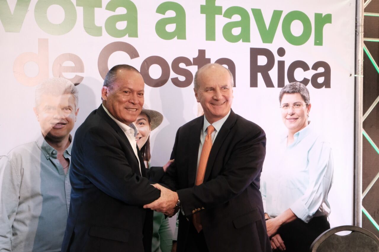 El periodista Greivin Moya Carpio, quien fue el candidato presidencial del Partido Fuerza Nacional (PFN), se unió a la campaña del candidato presidencial del Partido Liberación Nacional (PLN), José María Figures