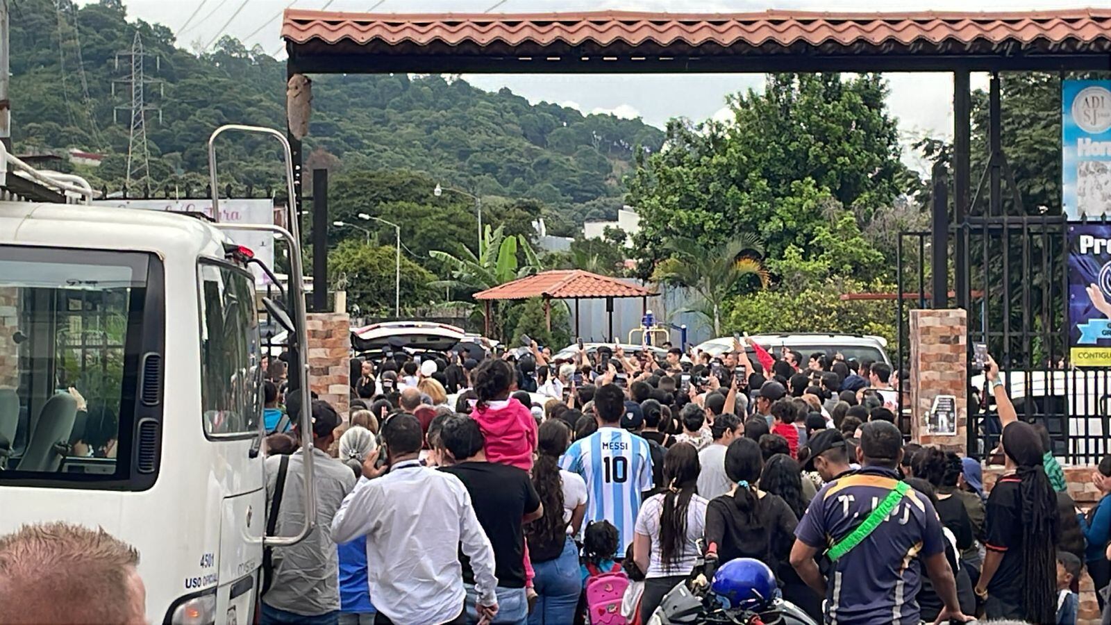 Despedida de madre y sus tres hijos que murieron en incendio en Desamparados